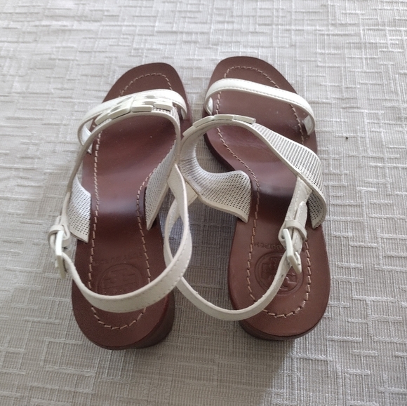 Tory Burch Lowell 2 Perforated Leather Sandal White Ivory Size 6 Preowned Logo - Picture 5 of 9